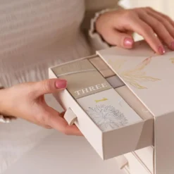 Purelei Adventskalender 2021 Gold , 24x Schmuck Adventkalender Frau, Wert 700 €, Armband Kette Weihnachtskalender Für Damen -Künstliche Weihnachtsbäume das Geschäft 08337fe2c8d1071ef79b45f92a022090