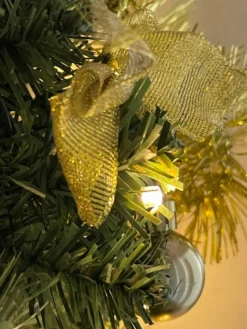 LS-LebenStil Deko Weihnachtsbaum 60cm Gold 20 LED Geschmückt Sockel Tannenbaum Tisch-Deko -Künstliche Weihnachtsbäume das Geschäft 0d49cc5e8e3f288bdbafa8513f186176