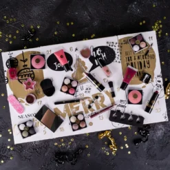 Beauty Adventskalender Für Frauen Mit Kosmetik & Make-Up -Künstliche Weihnachtsbäume das Geschäft 16afe00840e998c8b4ada4fa7e78607d