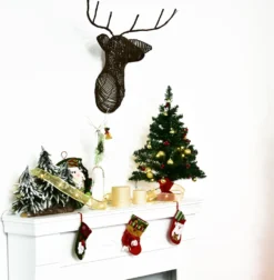 HOMCOM Weihnachtsbaum Christbaum Mit Stechpalmenbeeren, Kugeln Und LED-Lichtern Grün PVC ∅20 X 60 Cm -Künstliche Weihnachtsbäume das Geschäft 524cefc16060c5f4d84373fe744974b6