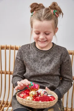 Black Box Trees Joy Künstlicher Weihnachtsbaum Mit Dekoration Und LED-Beleuchtung - H90 X Ø50 Cm - Grün 10 Black Box Trees Joy Künstlicher Weihnachtsbaum Mit Dekoration Und LED-Beleuchtung - H90 X Ø50 Cm - Grün -Künstliche Weihnachtsbäume das Geschäft 7baeeb8397e287dd7fc05ec74bbffca6